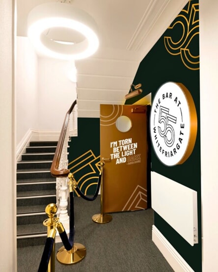 An image of the interior decor.